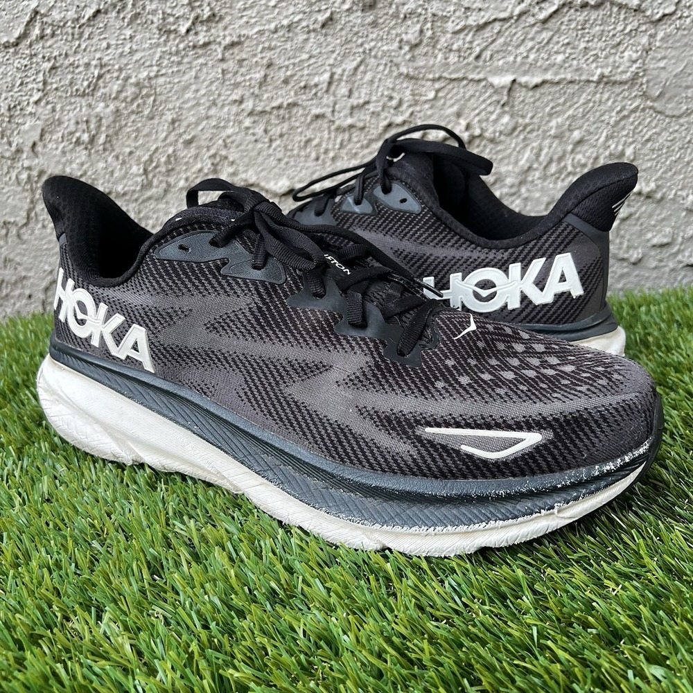 Hoka One One Shoes Men Size 12 Clifton 9 1127895 BWHT Black Running